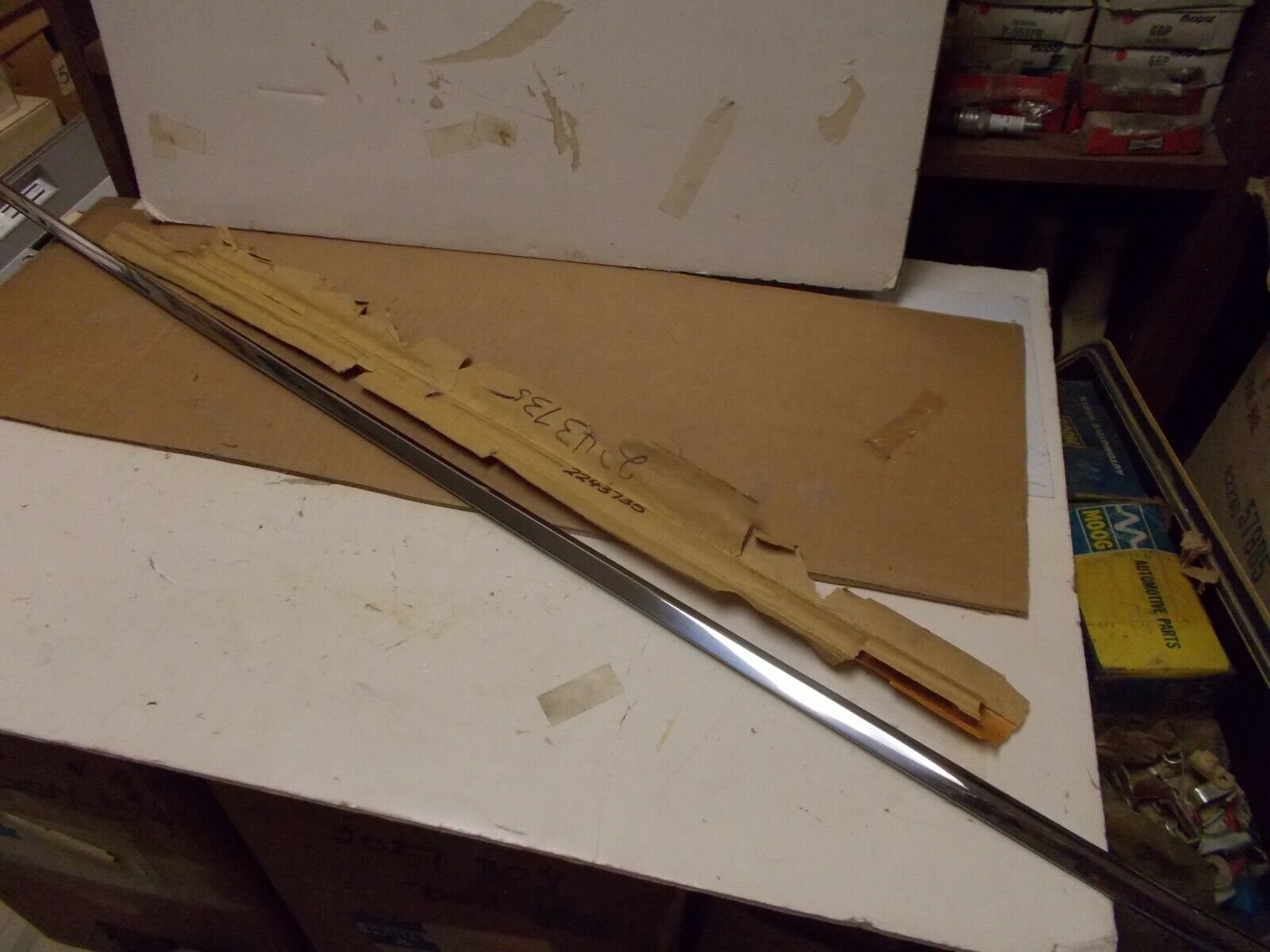 ROOF DRAIN THROUGH MOULDING