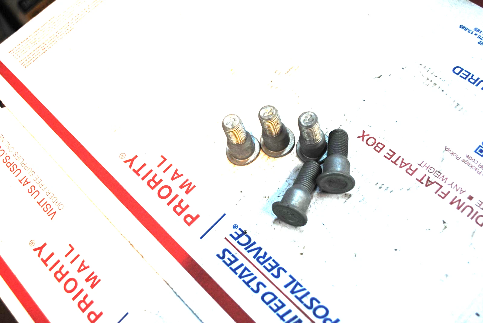 WHEEL STUD